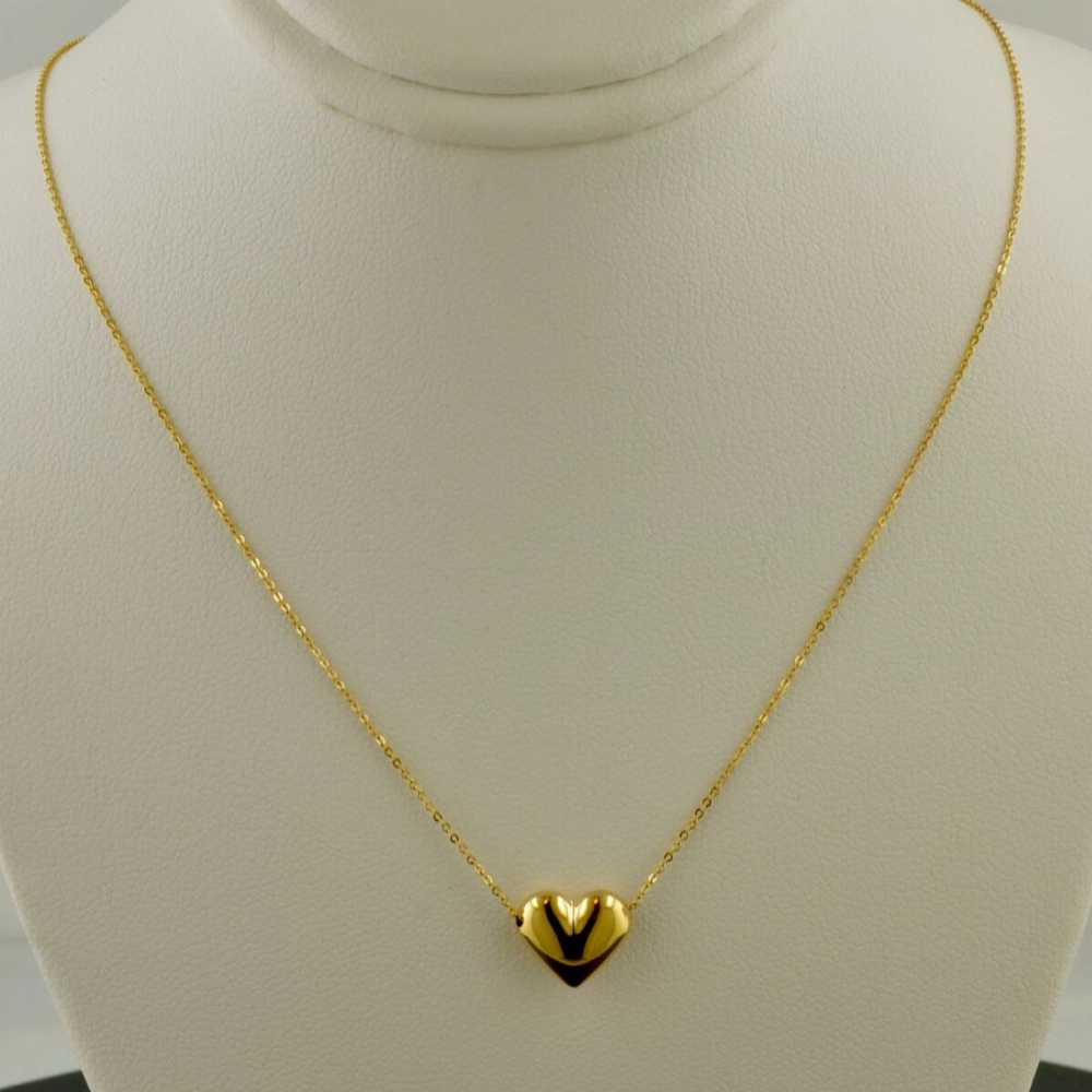 Magnetic Heart Golden Pendant | قلادة قلب مغناطيسي ذهبي فاخرة