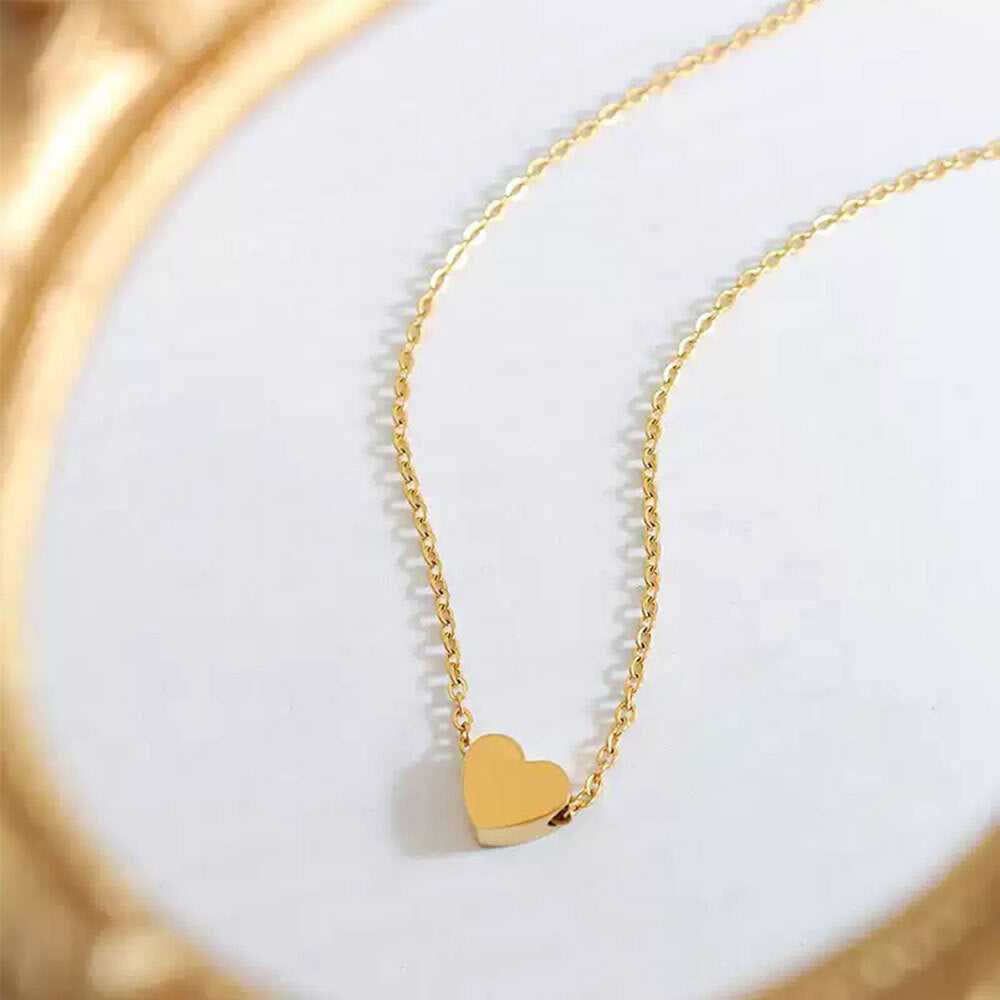 Magnetic Heart Golden Pendant | قلادة قلب مغناطيسي ذهبي فاخرة